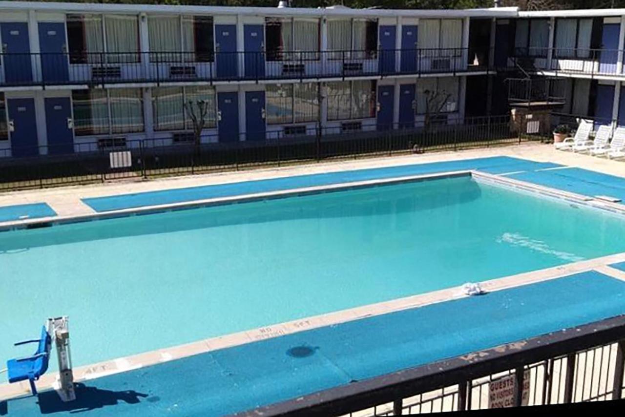 Landmark Hotel Leesville Εξωτερικό φωτογραφία