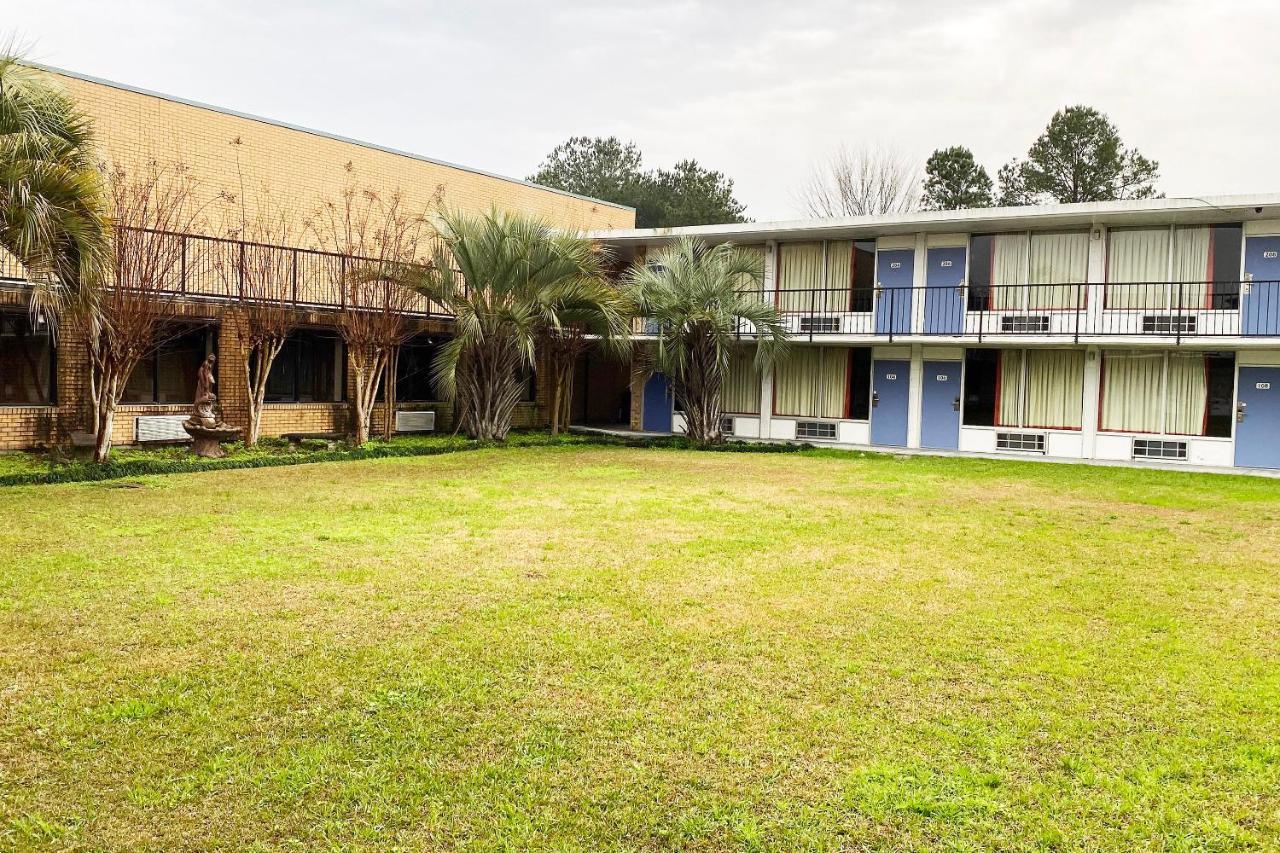 Landmark Hotel Leesville Εξωτερικό φωτογραφία