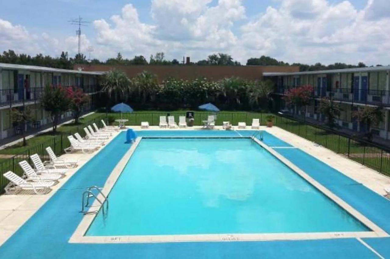 Landmark Hotel Leesville Εξωτερικό φωτογραφία
